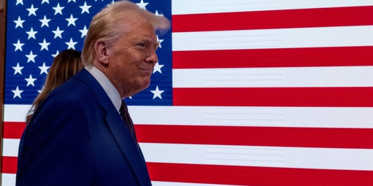 Trump não descarta ação militar para tomar Canal do Panamá e Groenlândia e defende fusão com Canadá