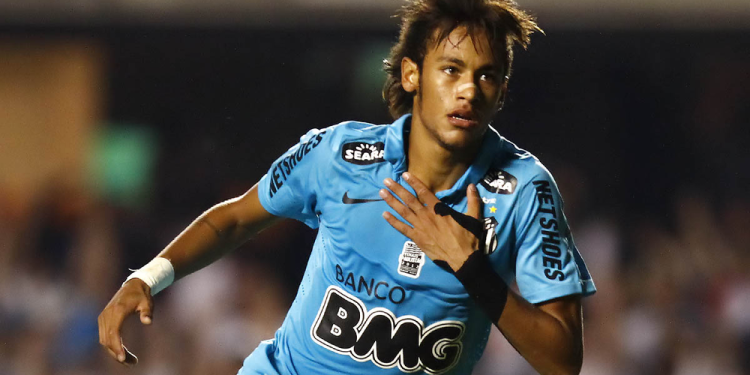 Santos e fornecedora preparam nova camisa e uniforme azul para aproveitar “boom” com Neymar