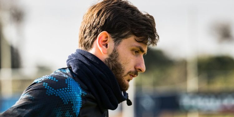 Kvaratskhelia pede para sair do Napoli, revela técnico Antonio Conte