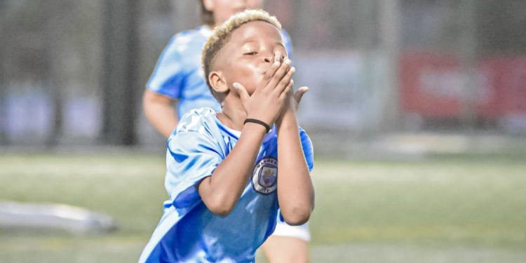 Conheça Enzo Miguel: pequena joia de 8 anos lapidada no Galícia, já é destaque no futebol de base da Bahia