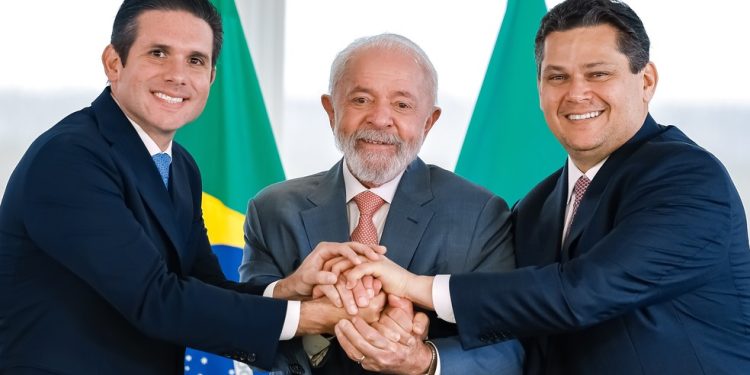Lula recebe presidentes da Câmara e do Senado e diz que eles ‘não terão problema na relação’ com o Planalto