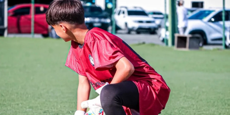 Lucca: goleiro de apenas 12 anos é destaque na Bahia e promessa do futebol de base