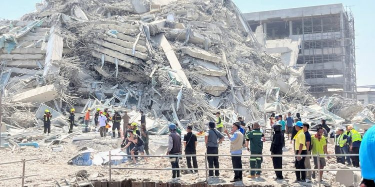 Terremoto de magnitude 7,7 atinge Mianmar e derruba prédios na Tailândia