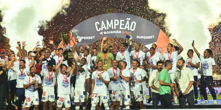 Análise: Bahia sofre ao mudar estilo para travar o Vitória, mas cumpre objetivo e fica com o título