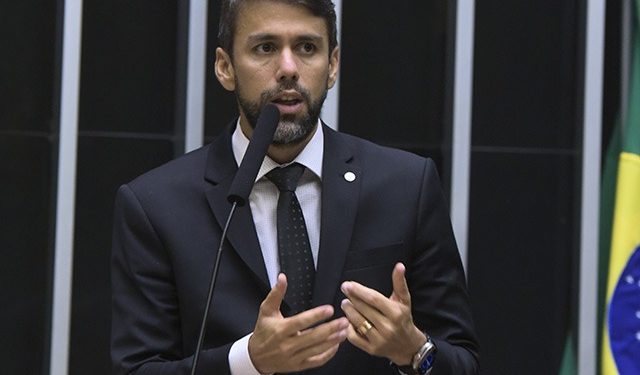 Deputado Pedro Lucas recusa chefiar ministério, constrange o governo e expõe fragilidade de Lula
