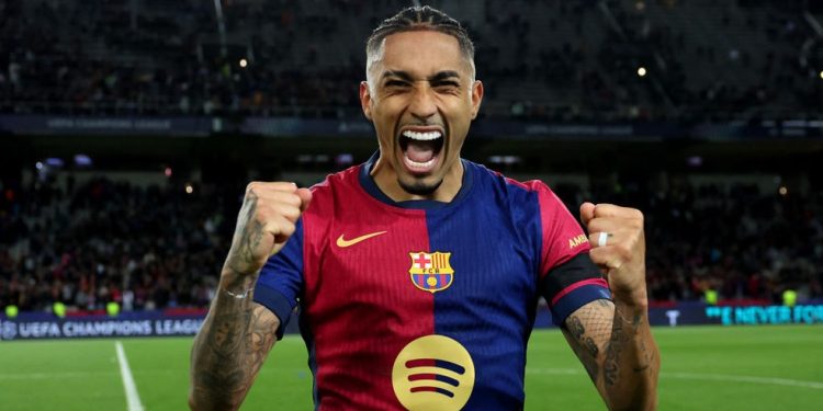 Raphinha foi de “à venda” no Barcelona a candidato à Bola de Ouro em oito meses; entenda