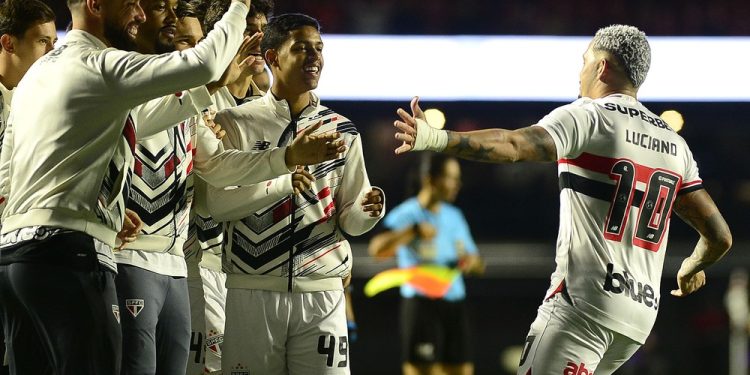 Análise: São Paulo vê Luciano ressurgir, mostra conexões, mas faz placar magro contra o Náutico