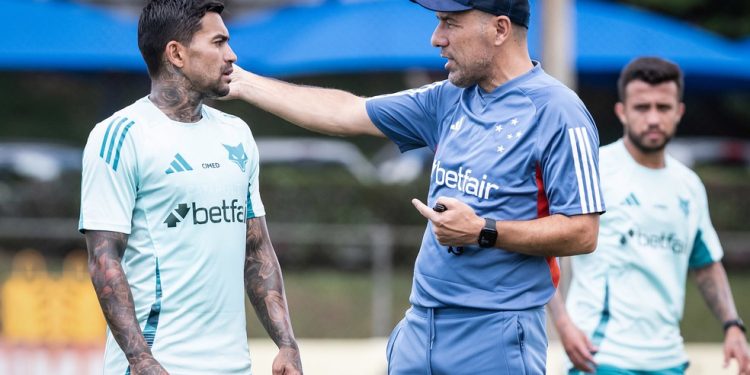 Cruzeiro assina rescisão e pagará a Dudu o equivalente aos salários até o fim do ano; veja detalhes