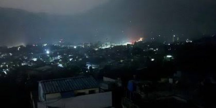 Ataque do Paquistão contra a Índia na Caxemira deixa 12 mortos; número de vítimas de ataque indiano sobe para 26