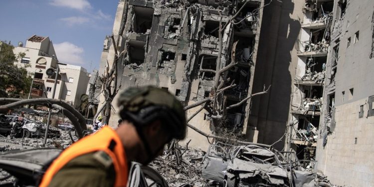 Trump diz que Israel e Irã violaram o cessar-fogo: ‘assim que fechamos o acordo, eles saíram jogando bombas’