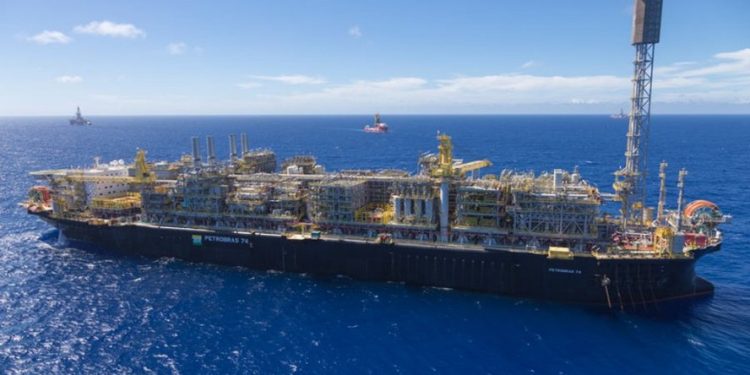 BP anuncia grande descoberta de petróleo no Brasil, a maior da empresa em 25 anos