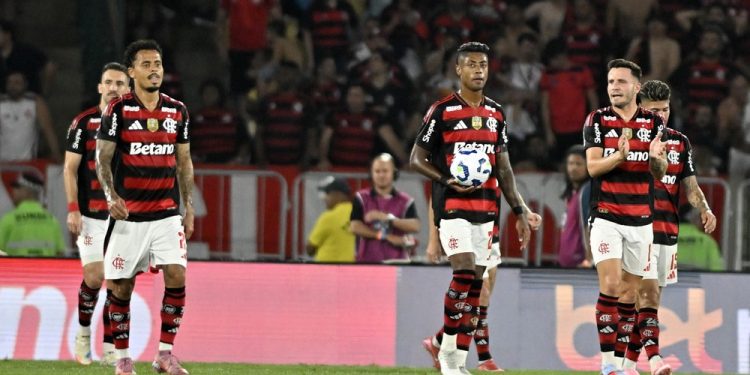 Análise: pernas frescas tropeçam no (des)entrosamento, e Flamengo vê gordura na liderança ir embora