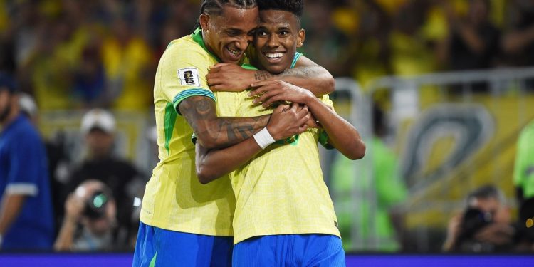 Análise: Brasil domina o frágil Chile, cresce com substituições e mostra bons sinais