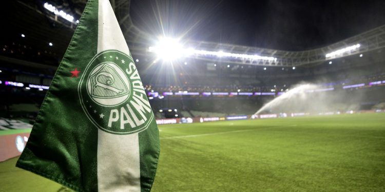 Em vantagem, Palmeiras recebe o River por vaga na semi da Libertadores