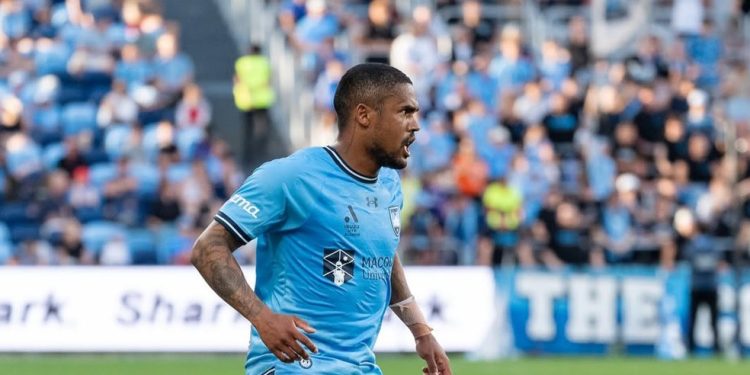 Douglas Costa tem prisão decretada por dívida de R$ 492 mil em pensão u