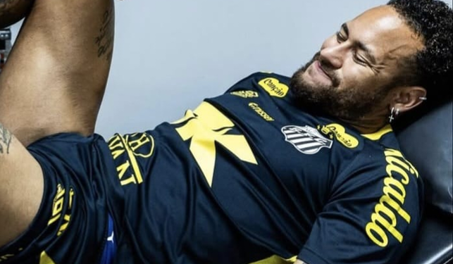 Bastidores: Neymar tira autonomia do Santos e prioriza equipe particular em tratamento de lesão