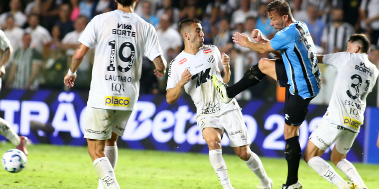 Análise: Santos evolui a cada jogo com Vojvoda, mas falhas do ataque freiam arrancada no Brasileiro