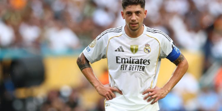 De frase polêmica sobre a lateral ao banco, Valverde cria climão no Real Madrid de Xabi Alonso